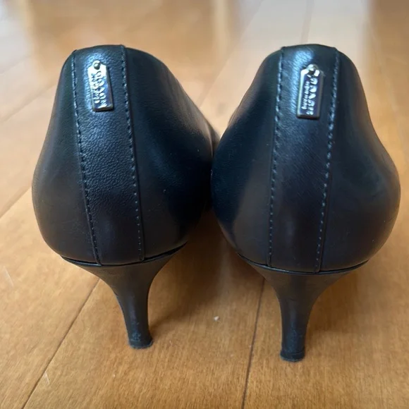 Coach Black Leather Women's Shoes in 7.5 - Picture 2 of 5